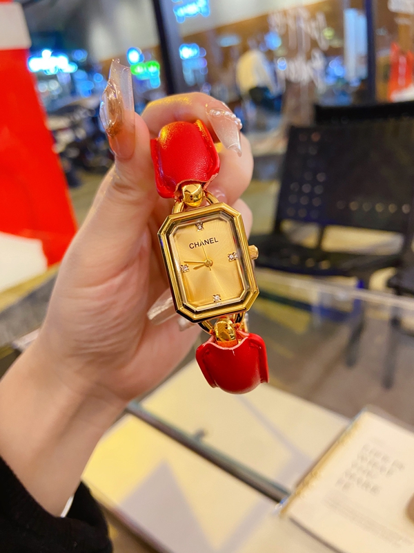 ブランド時計背面デザイン